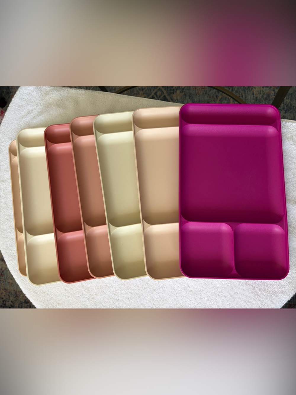 Tupperware plates with separate compartments. Lot of 7, assorted colors